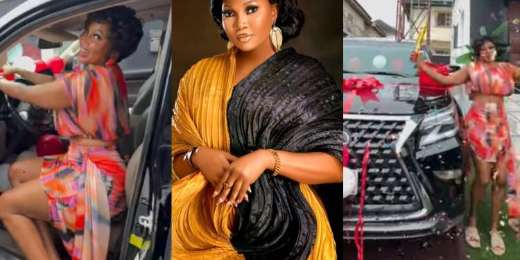 Jumoke Odetola marks the new month with a brand new Lexus